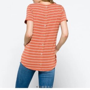 Pink Clover Daisee Button Back Tee
Rust Stripe Size M
